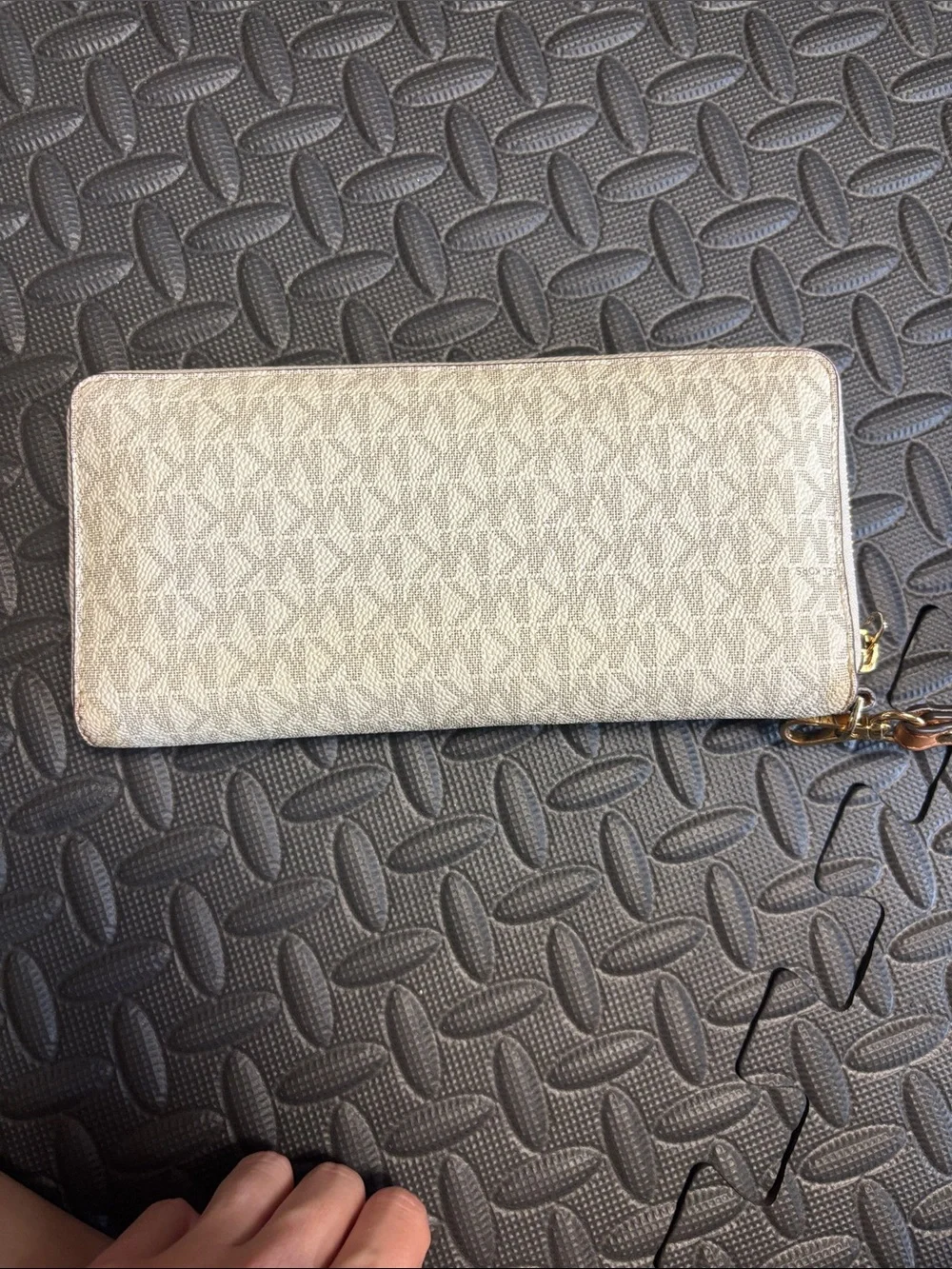Michael Kors Cream Signature Zip-Around Wristlet Wallet